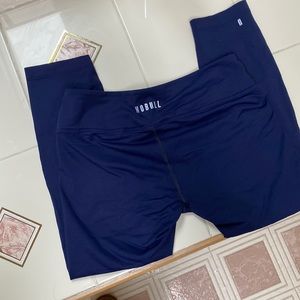 NoBull blue capri tights